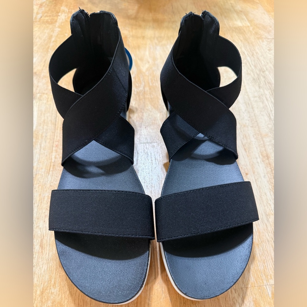 Time and Tru Black Crisscross Strap Sandals